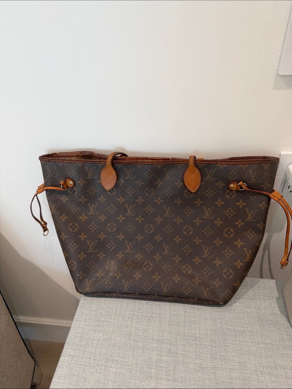 Louis Vuitton Monogram Canvas Neverfull Tote in Brown and Tan Leather - Picture 2 of 8